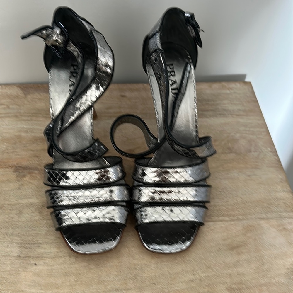 Vintage Prada Heels Silver Snake Skin with Black Piping Sz 35 1/2.